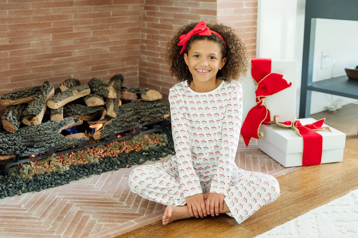 Lila & Hayes Girls Ava Pajamas Set - Red Hot Cocoa Santa