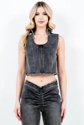 Trendy cropped denim vest with raw hem